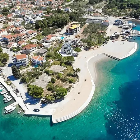 Aquanur-4 By Interhome *