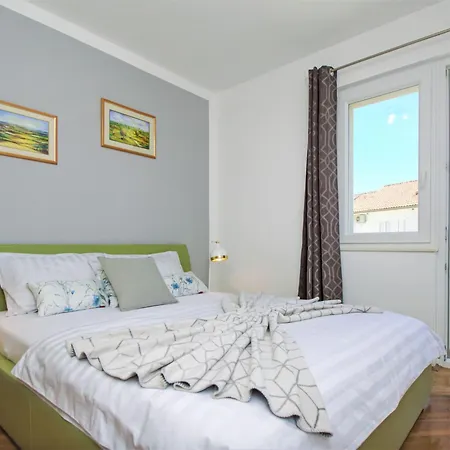 Aquanur-4 By Interhome Lägenhet