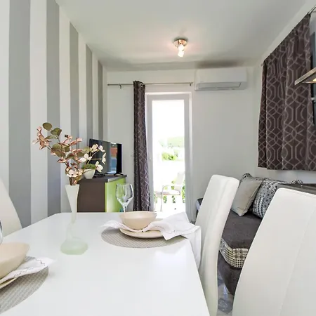 Apartment Aquanur-4 By Interhome Sovlje