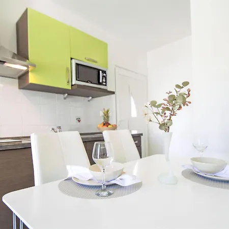 Aquanur-4 By Interhome