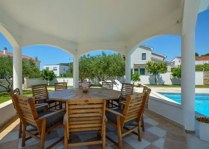 Aquanur-4 By Interhome