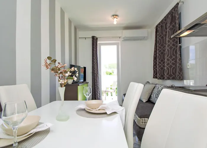 Appartement Aquanur-4 By Interhome Sovlje